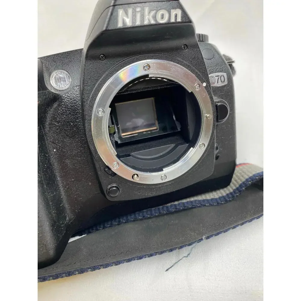 Nikon D70 digital camera